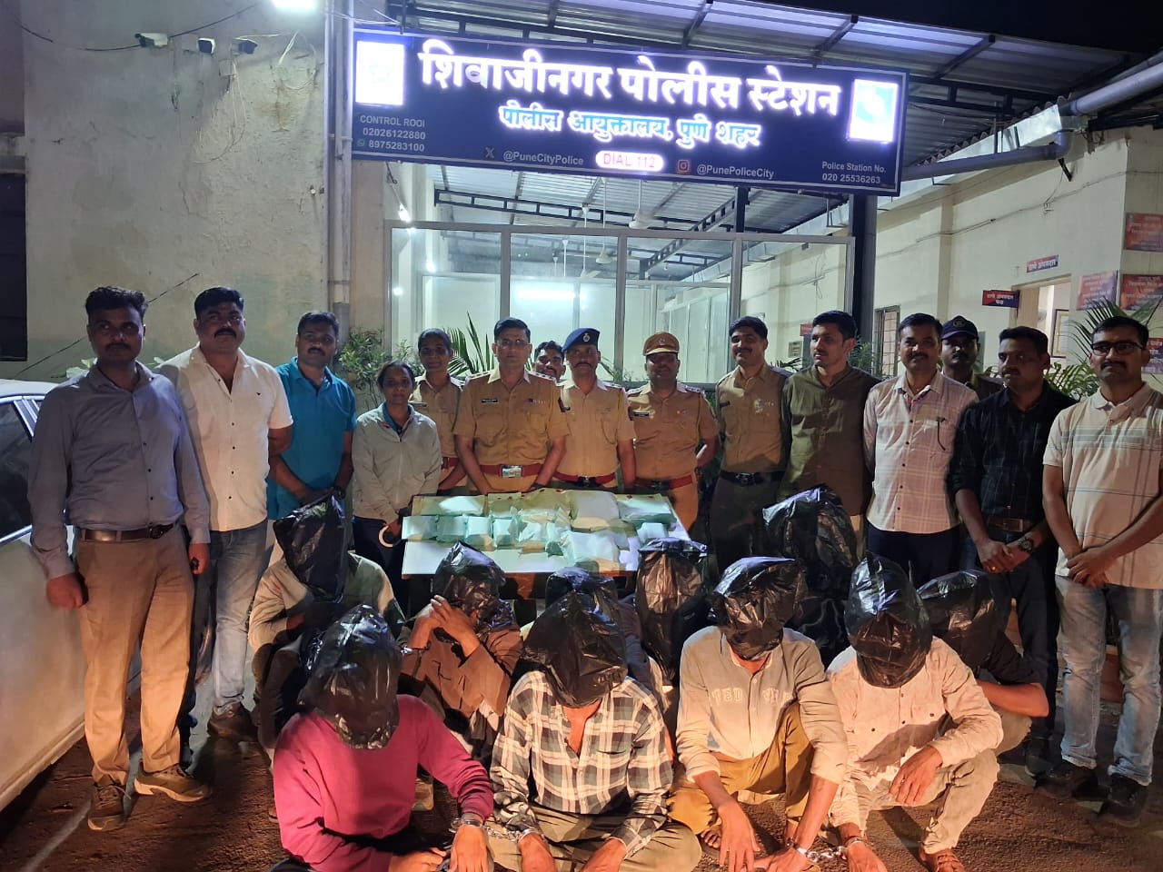 pune-ganesh-visarjan-11-arrested-63-mobile-phones-seized