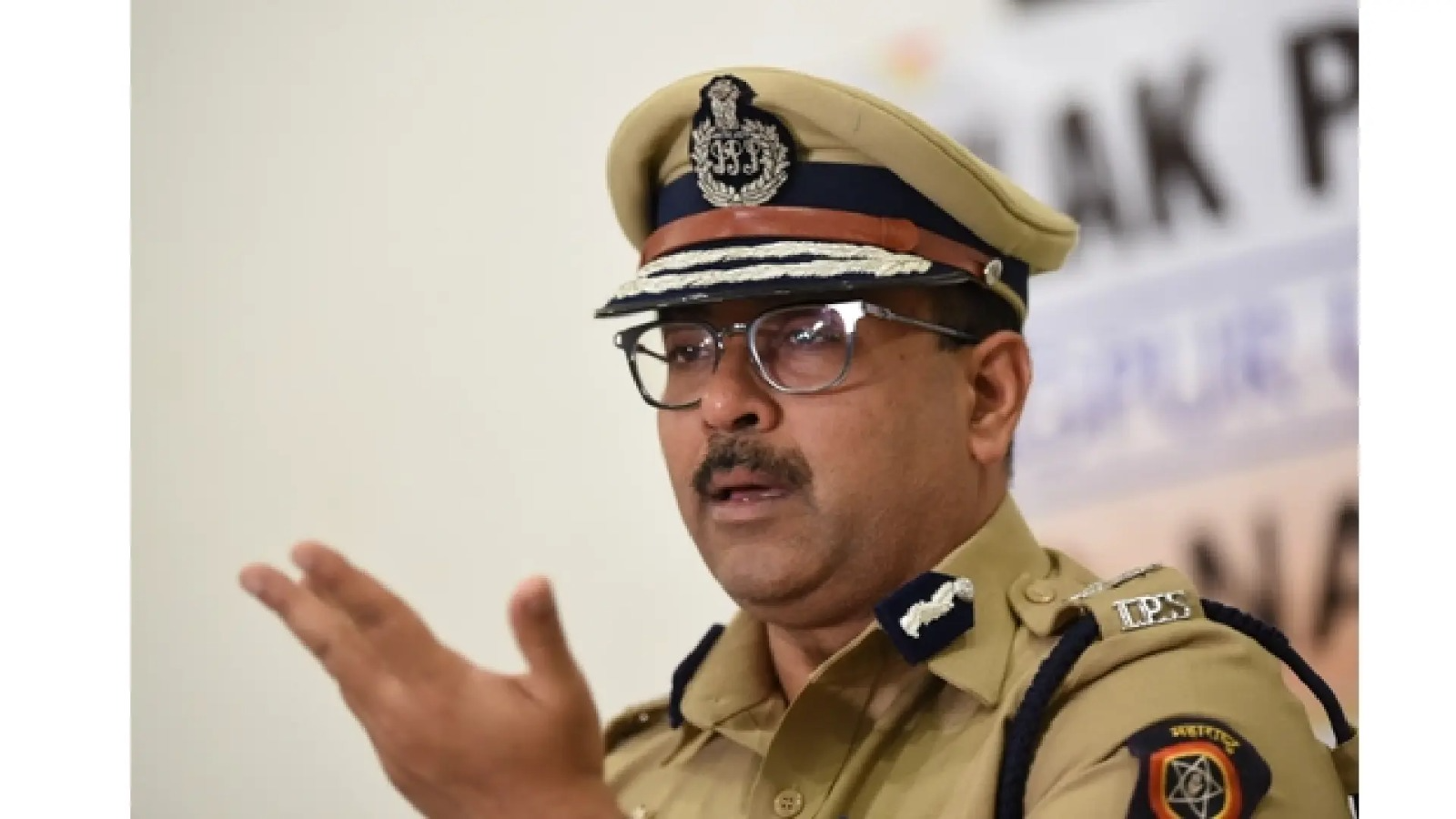 पोलीस आयुक्त image